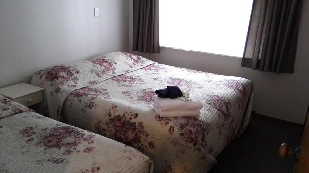 Browns Bay Olive Tree Motel & Apartment Okura Bush Экстерьер фото