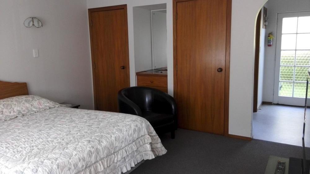 Browns Bay Olive Tree Motel & Apartment Okura Bush Экстерьер фото